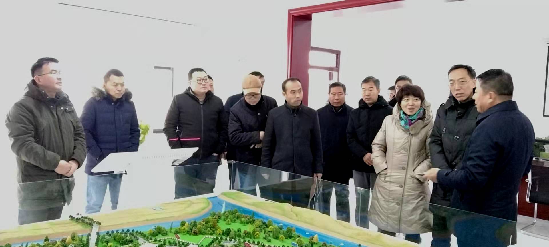 水利部黃河重要支流寧夏清水河調(diào)研組到我院工程公司承建的同心縣人工濕地項目考察指導(dǎo)